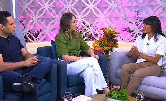 Ex-garota de programa conta como as palestras de Renato e Cristiane Cardoso mudaram sua vida (Reprodução / RecordTV)